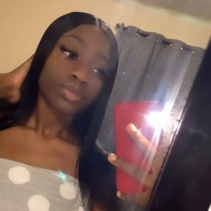 Meet your Posher, Regina